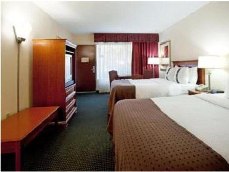 Ramada Inn Lafayette Conference Center Eksteriør billede