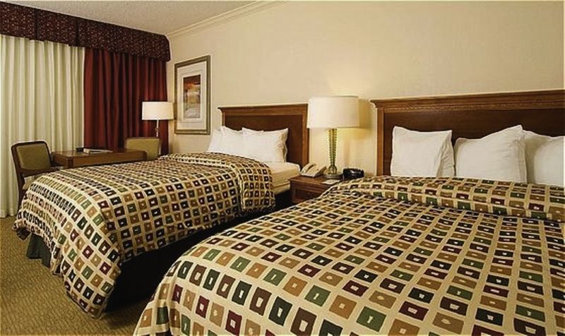 Ramada Inn Lafayette Conference Center Værelse billede
